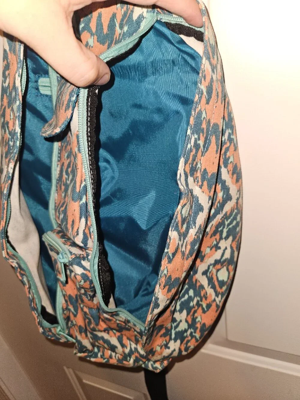 KAVU Rope Sling Bag – Blue/Orange Aztec Print